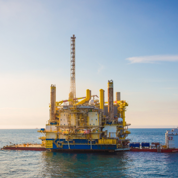 Photo of marine operation to remove and decommission Deep Panuke