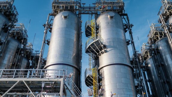 CO2 storage tanks