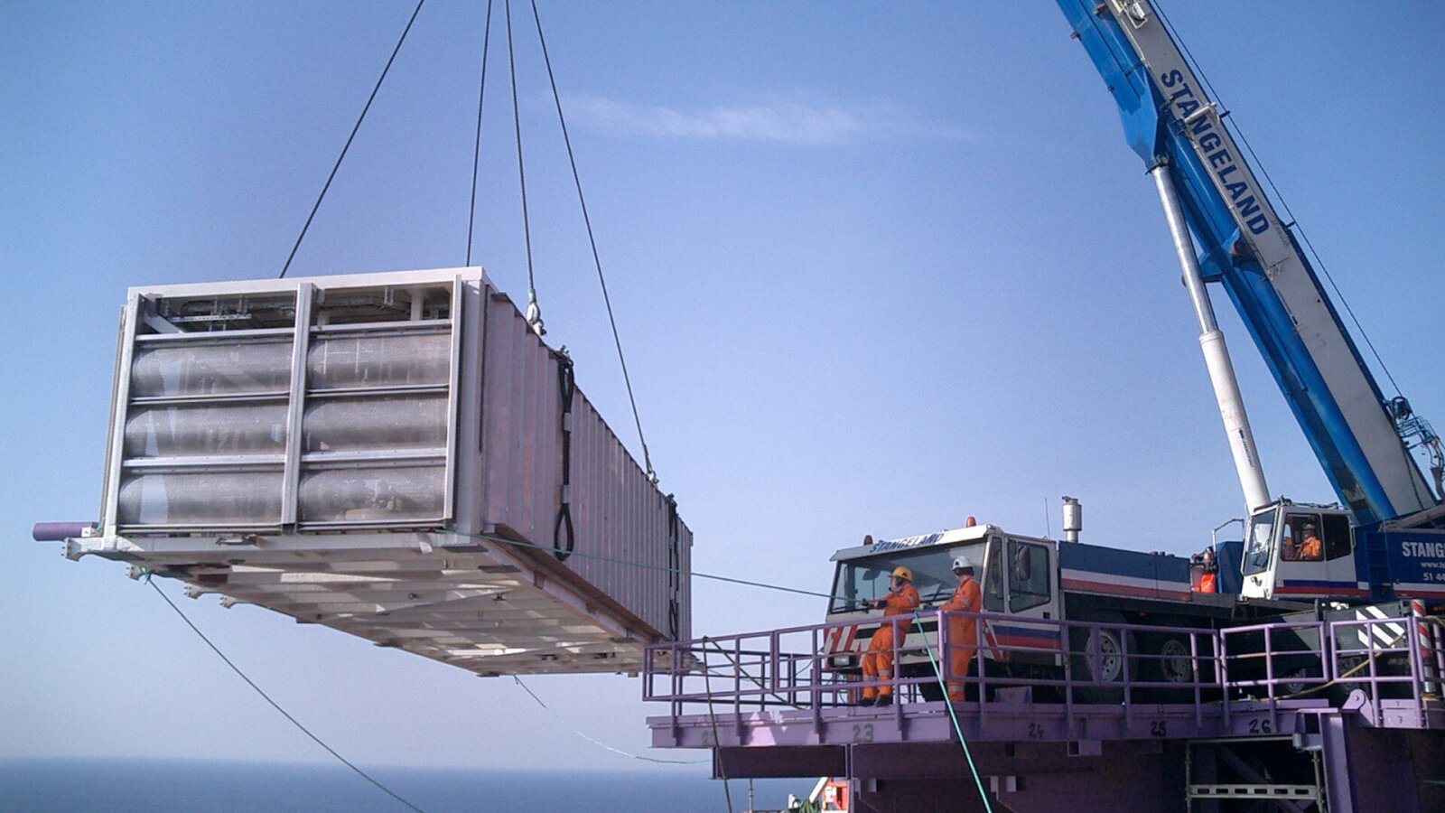 HookUp and Completion Aker Solutions